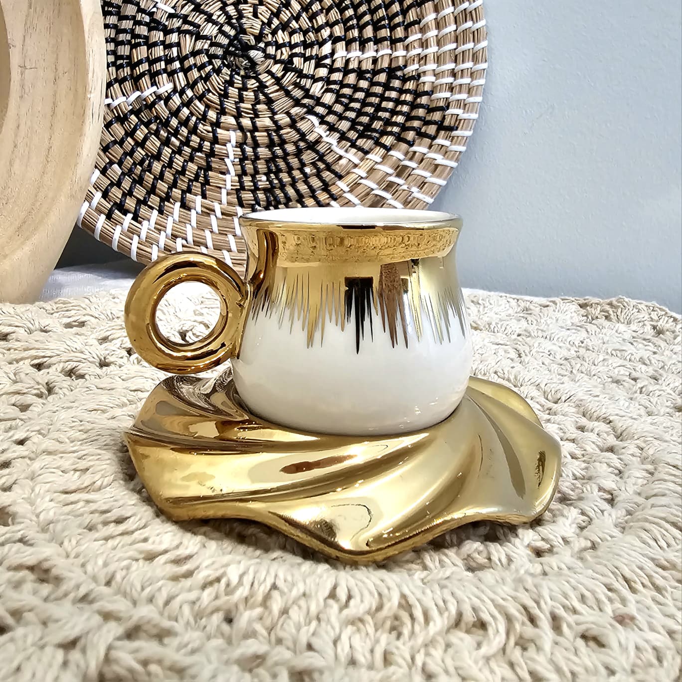 Luxury Arabic Coffee Cup Set 6 Pieces with Gold Accents Elegant Ceramic Tea Cups and Saucer Gift Boxed