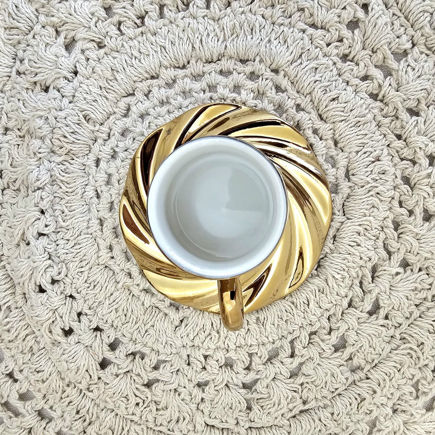 Luxury Arabic Coffee Cup Set 6 Pieces with Gold Accents Elegant Ceramic Tea Cups and Saucer Gift Boxed