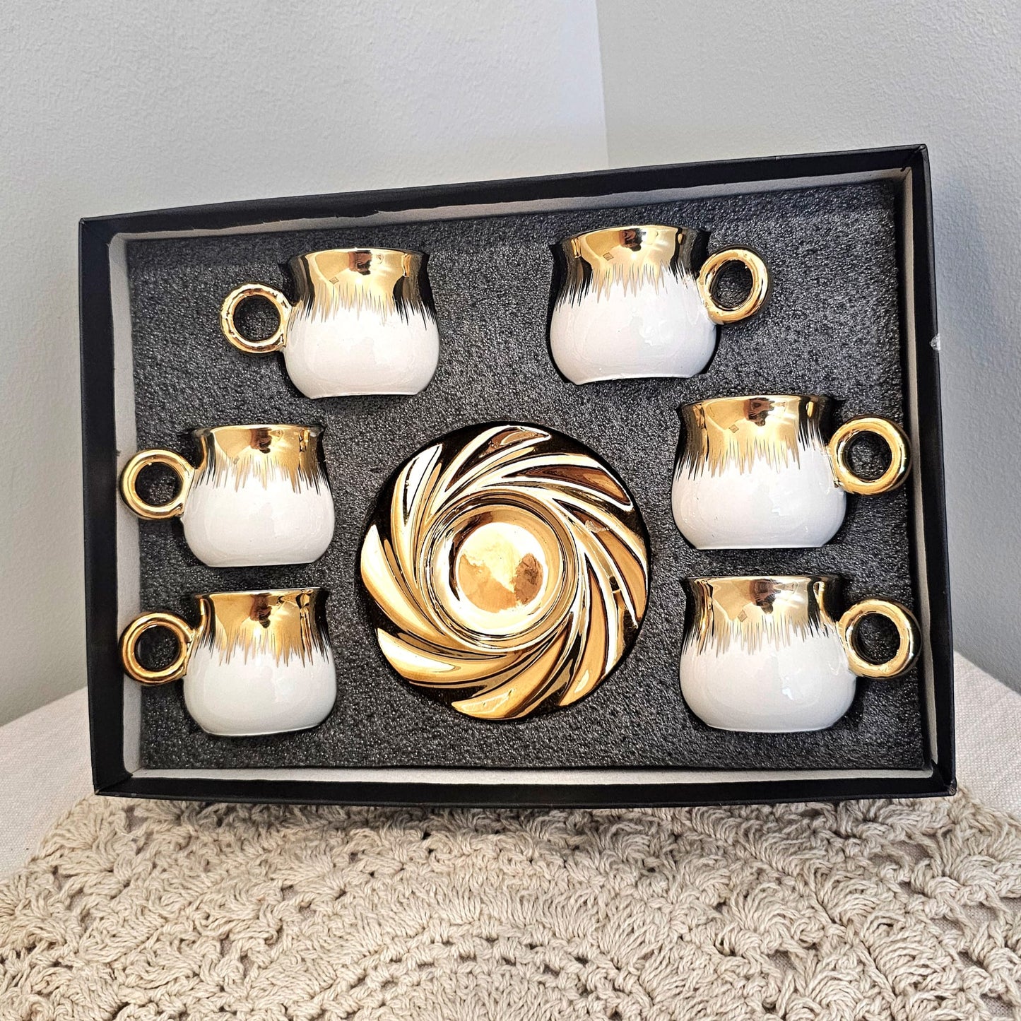 Luxury Arabic Coffee Cup Set 6 Pieces with Gold Accents Elegant Ceramic Tea Cups and Saucer Gift Boxed