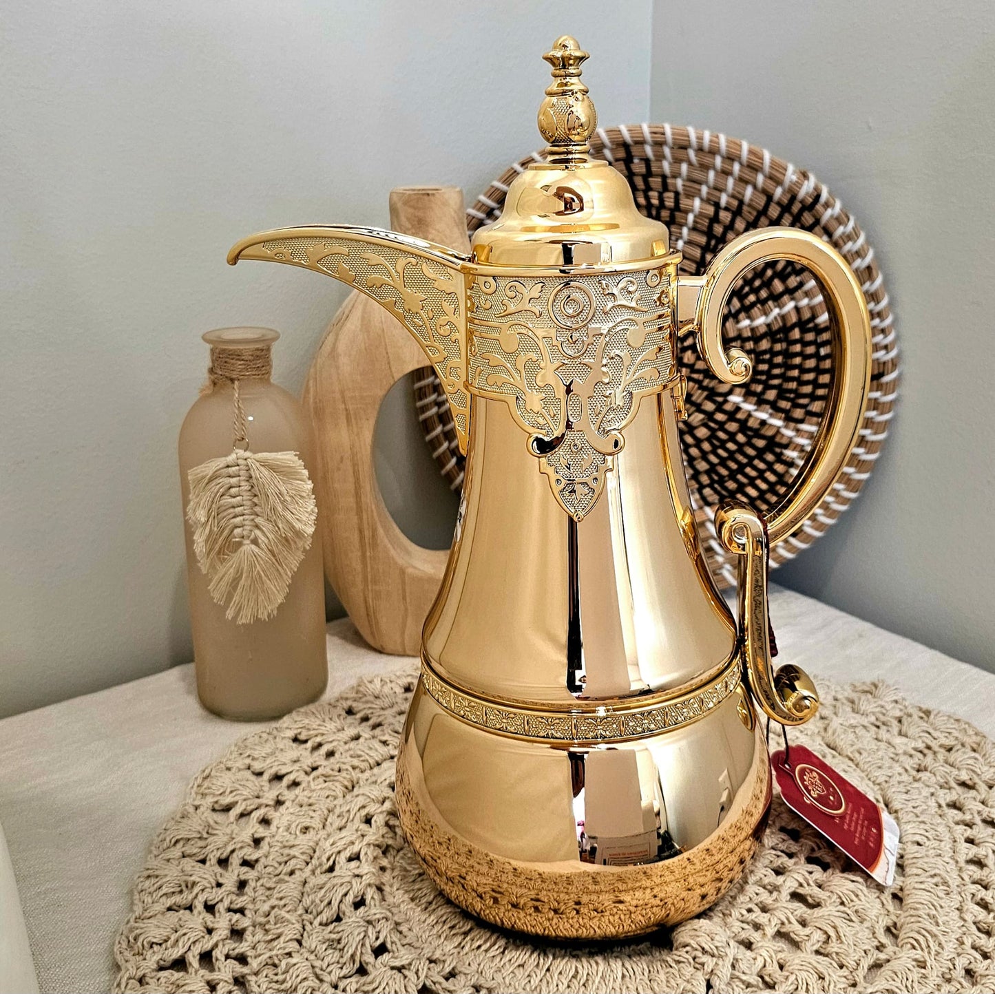 Luxury Arabic Dallah Coffee Pot Gold Finish Elegant Design for Premium Coffee Experience with Intricate Patterns and Handle