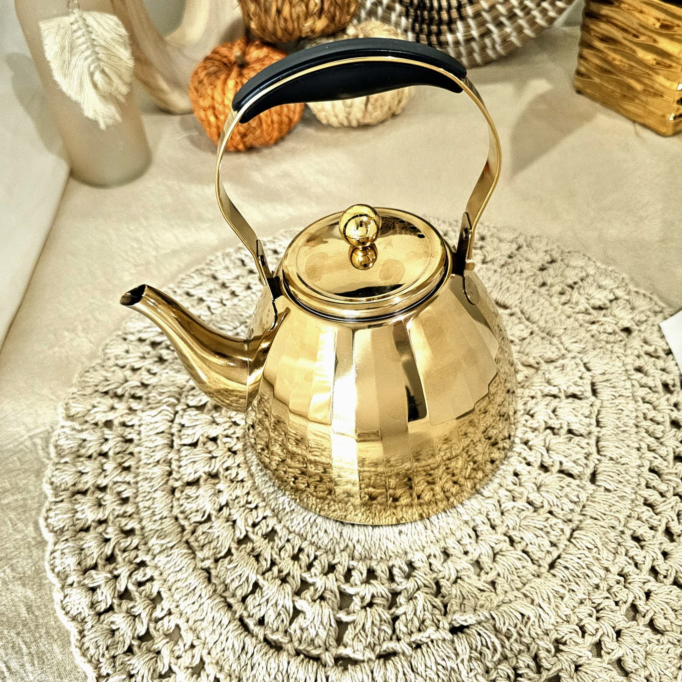 Golden Stainless Steel Tea Kettle 1.5L - Elegant 1.5 Liter Capacity Classic Style for Kitchen Decor & Functionality