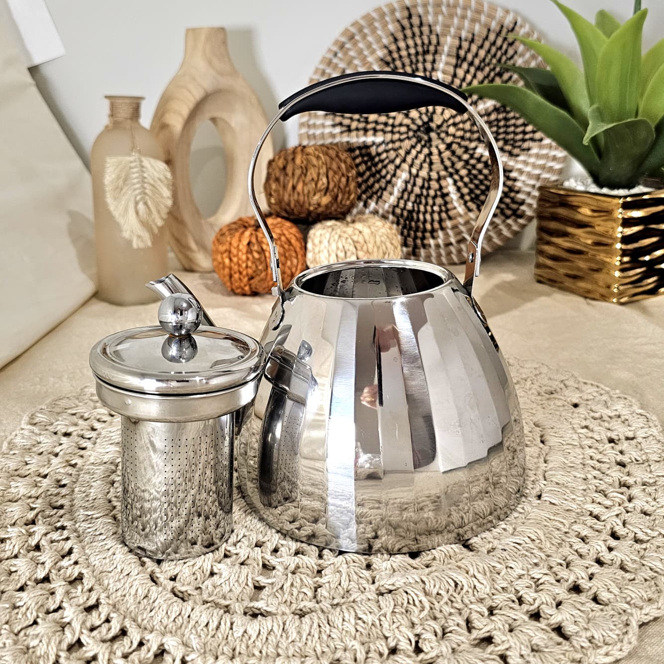 Luxury Silver Stainless Steel Tea Kettle 1.5L - Elegant Design for Your Kitchen Needs