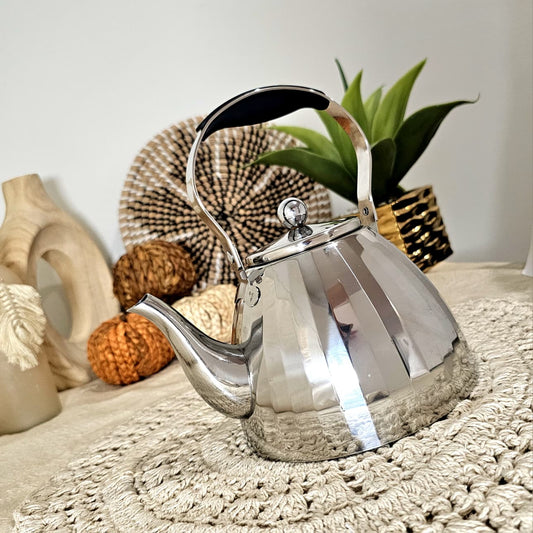 Luxury Silver Stainless Steel Tea Kettle 1.5L - Elegant Design for Your Kitchen Needs